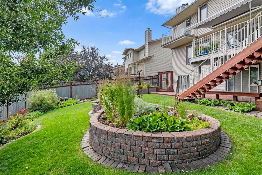 112 Hawkford Crescent Nw, Calgary, AB - Outdoor With Deck Patio Veranda