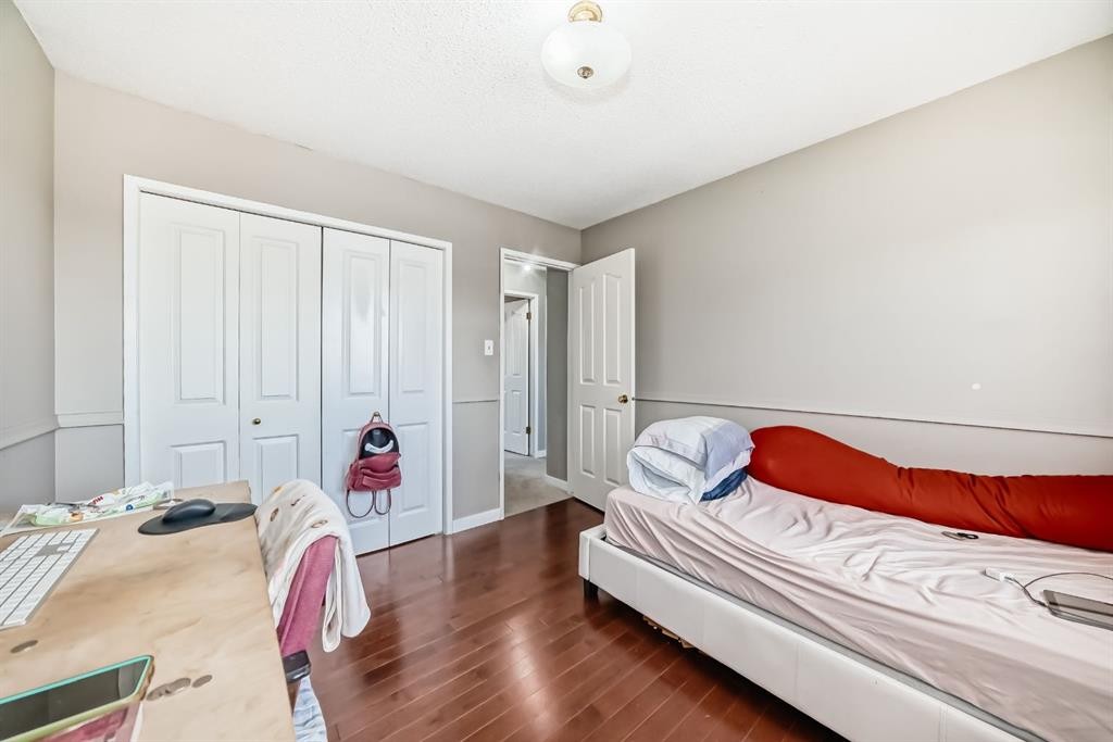 28 Rundlelawn Place Ne, Calgary, AB