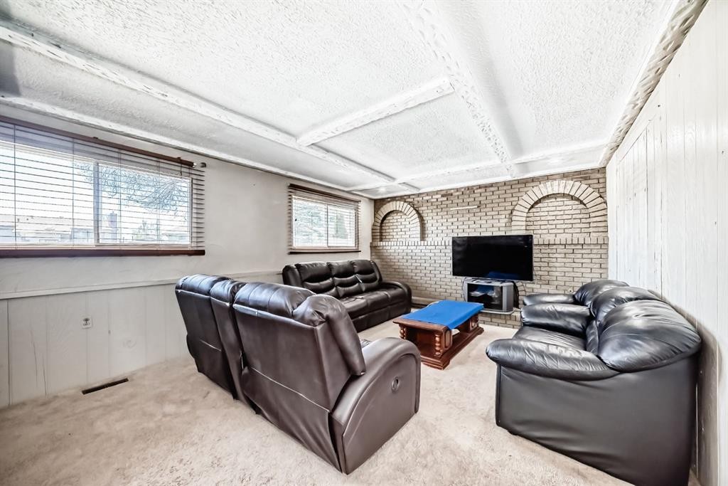 28 Rundlelawn Place Ne, Calgary, AB