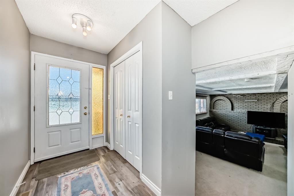 28 Rundlelawn Place Ne, Calgary, AB