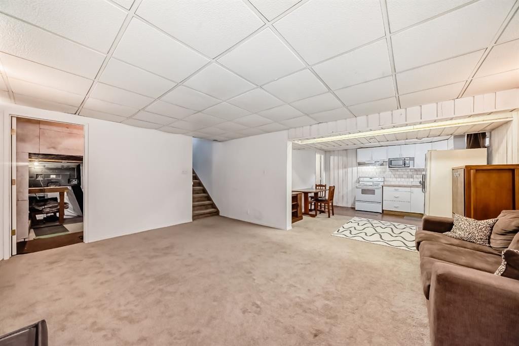 28 Rundlelawn Place Ne, Calgary, AB