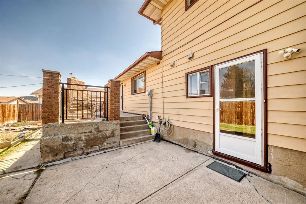 28 Rundlelawn Place Ne, Calgary, AB
