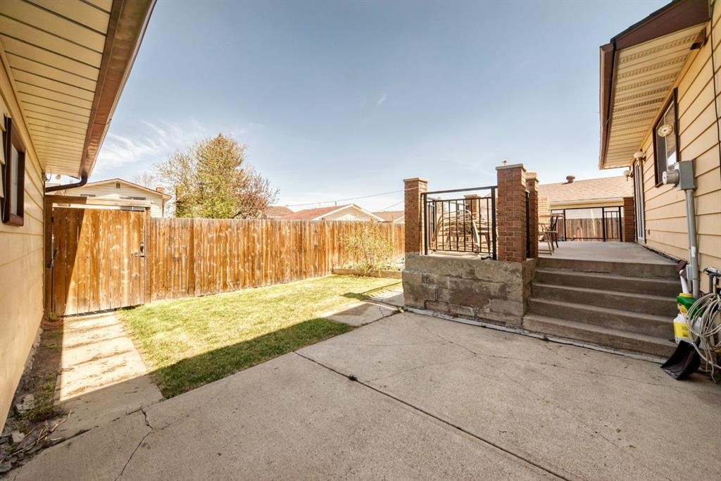 28 Rundlelawn Place Ne, Calgary, AB