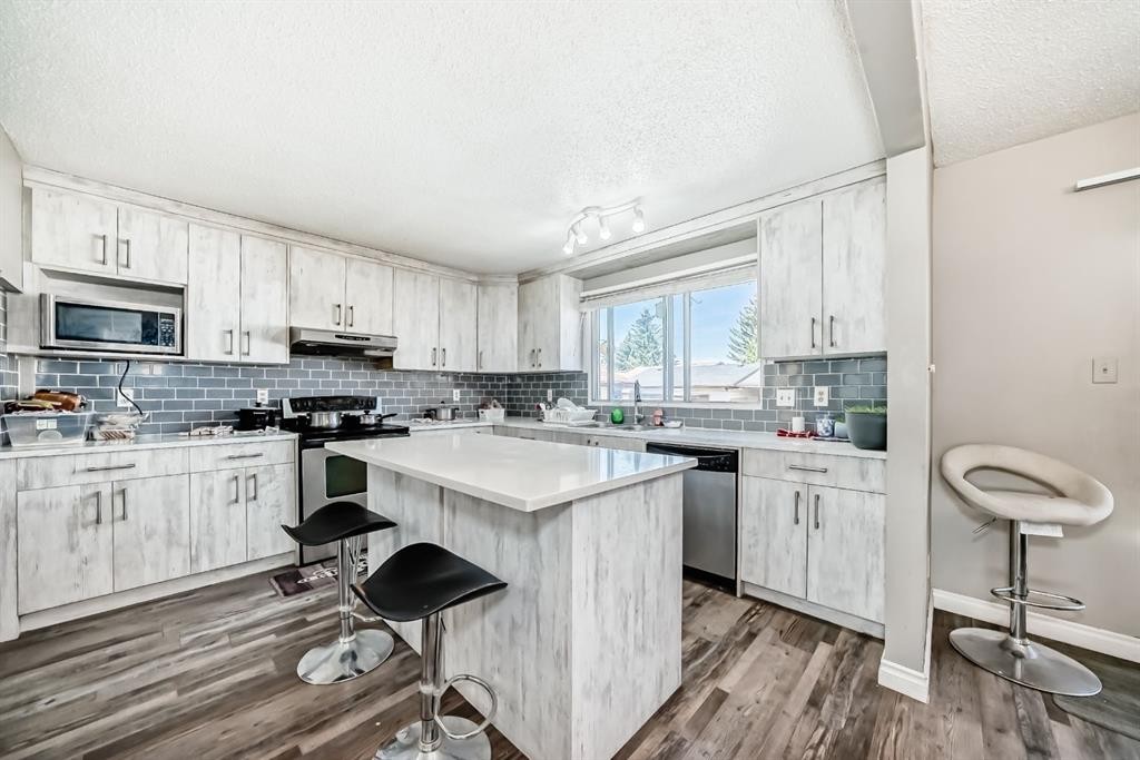 28 Rundlelawn Place Ne, Calgary, AB