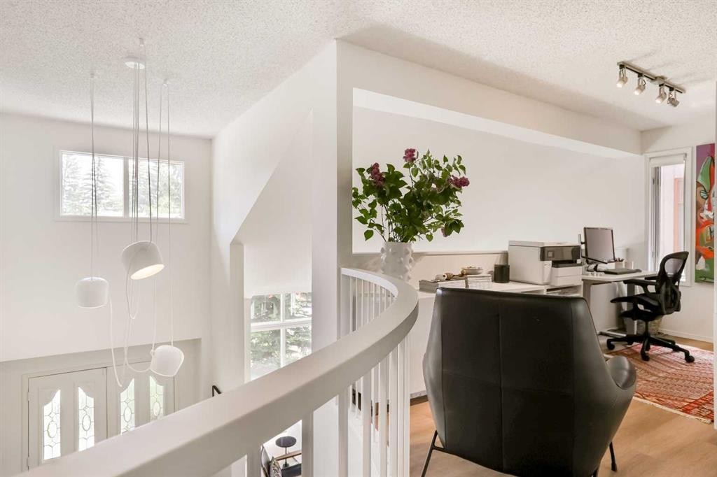 344 Canterville Drive Sw, Calgary, AB