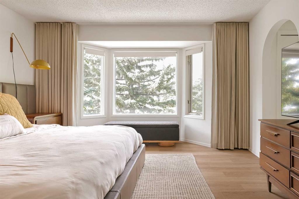 344 Canterville Drive Sw, Calgary, AB