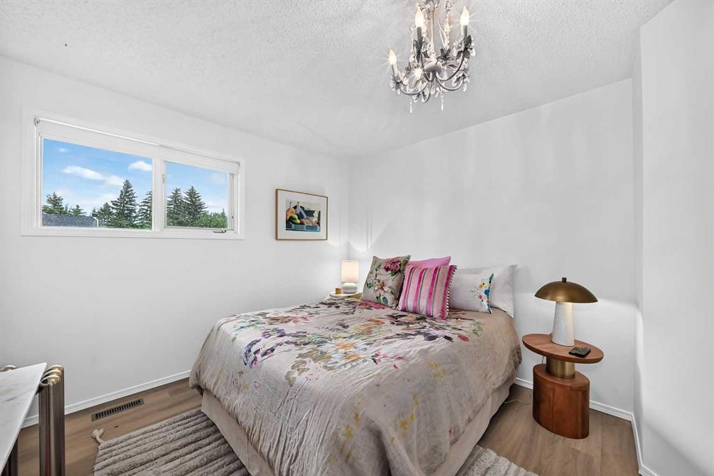 344 Canterville Drive Sw, Calgary, AB