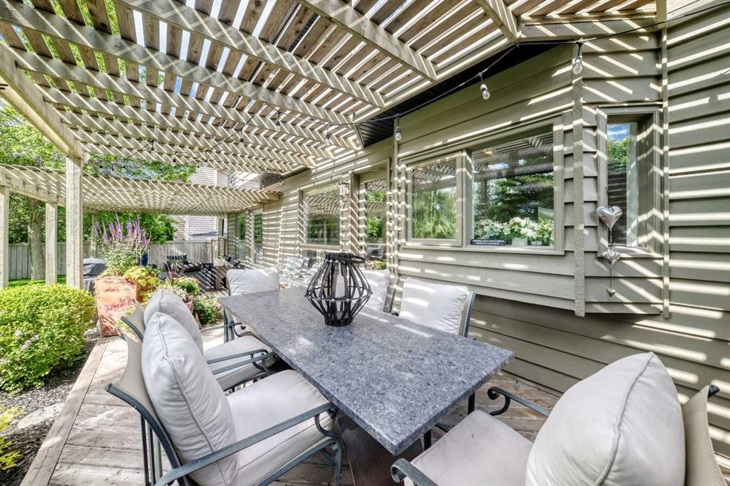 344 Canterville Drive Sw, Calgary, AB