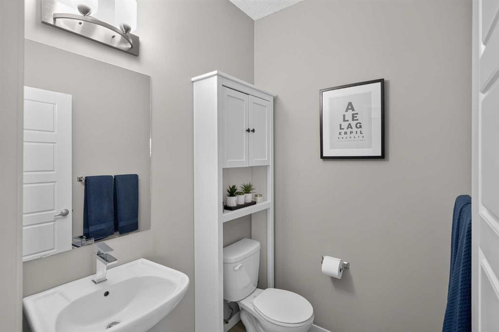 412 Nolanlake Villas Nw, Calgary, AB - Indoor Photo Showing Bathroom