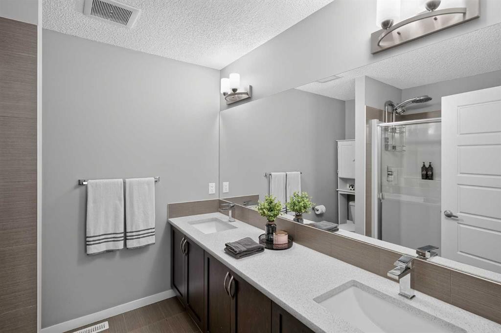 412 Nolanlake Villas Nw, Calgary, AB - Indoor Photo Showing Bathroom