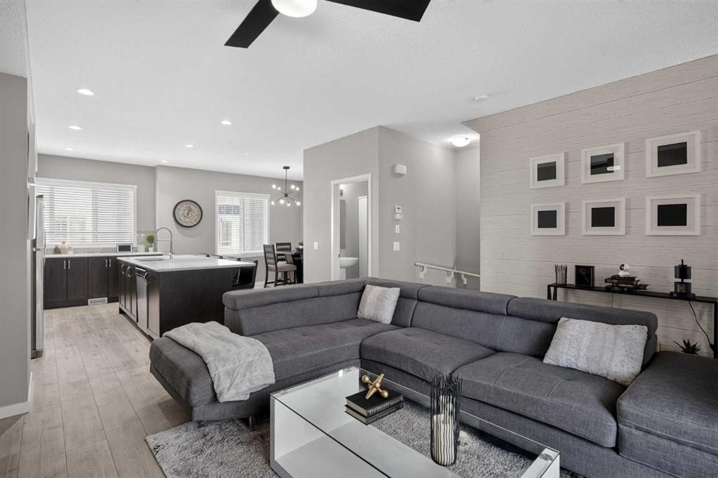 412 Nolanlake Villas Nw, Calgary, AB - Indoor Photo Showing Living Room