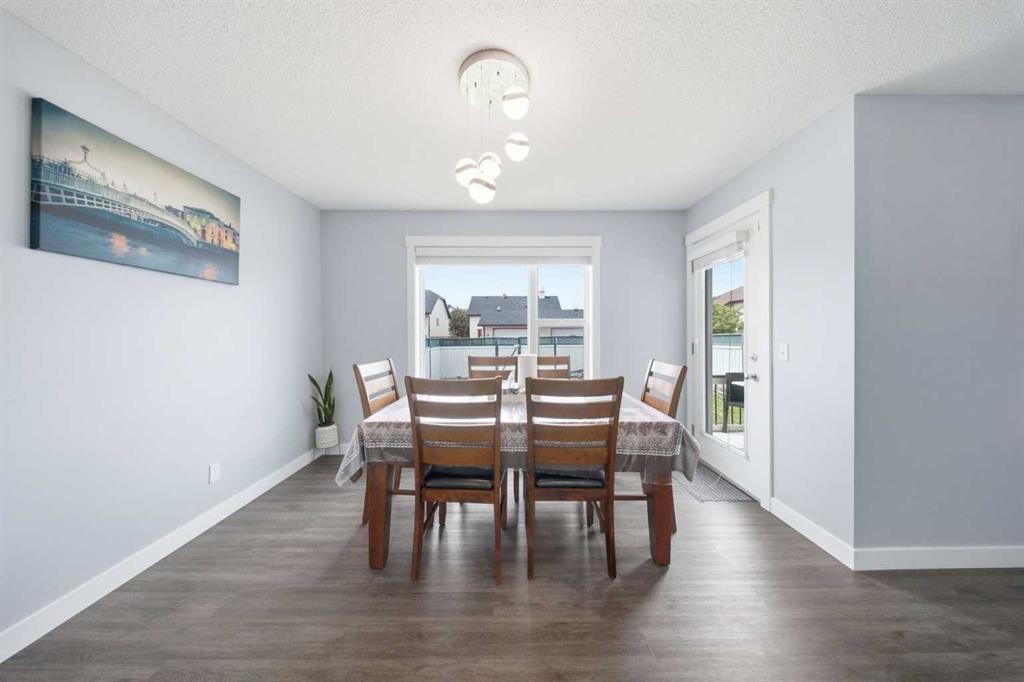 19 Martha'S Meadow Close, Calgary, AB - Indoor Photo Showing Dining Room