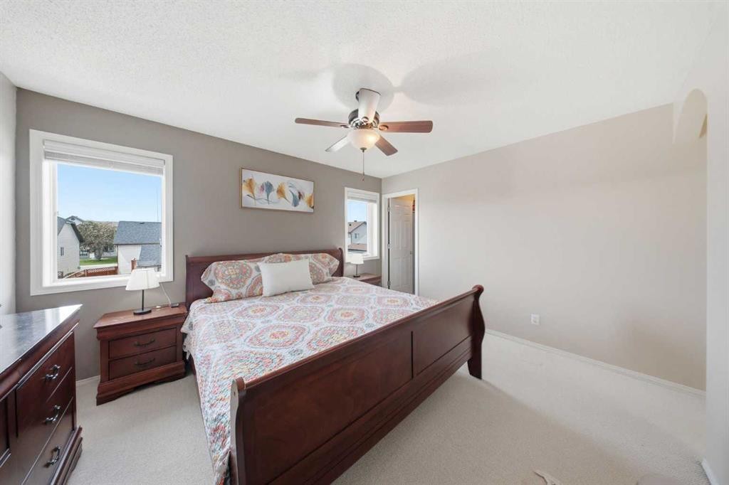19 Martha'S Meadow Close, Calgary, AB - Indoor Photo Showing Bedroom