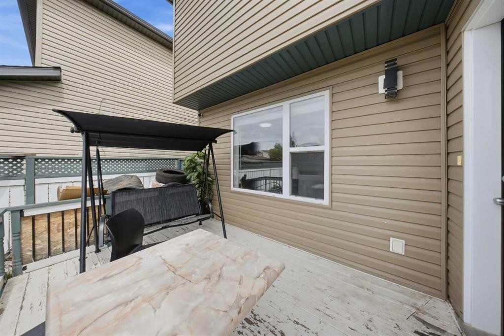 19 Martha'S Meadow Close, Calgary, AB - Outdoor With Exterior