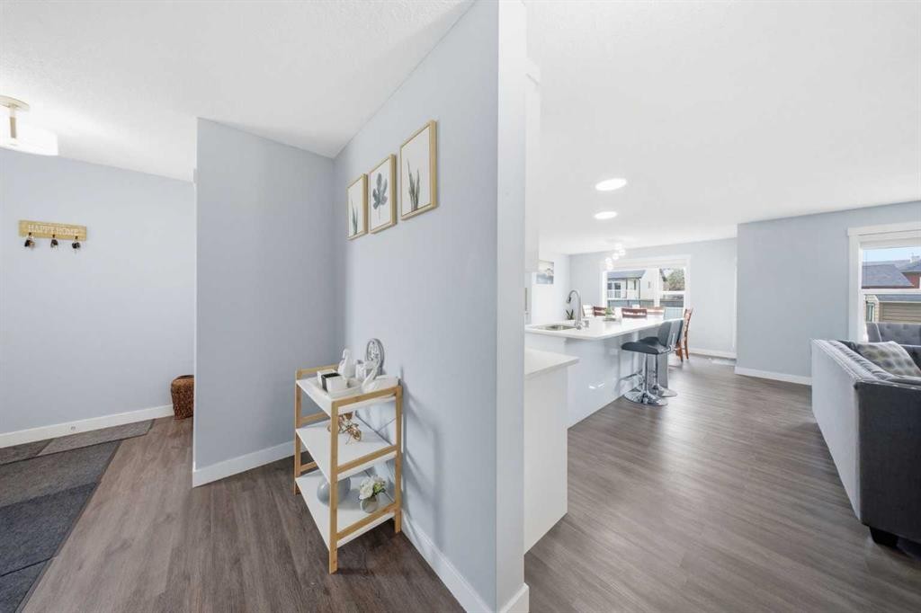 19 Martha'S Meadow Close, Calgary, AB - Indoor