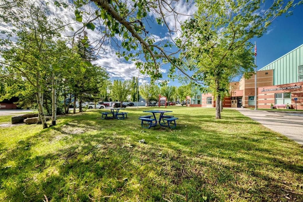 10800 Hidden Valley Drive Nw, Calgary, AB