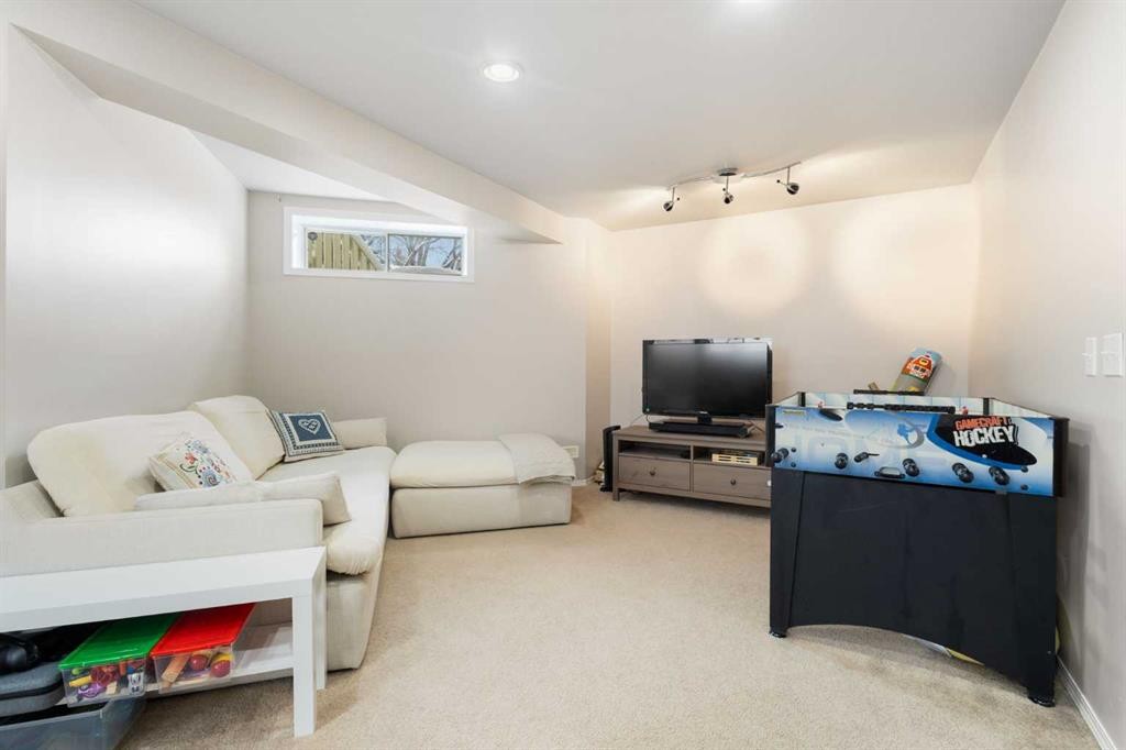 136 Douglas Glen Heath Se, Calgary, AB - Indoor