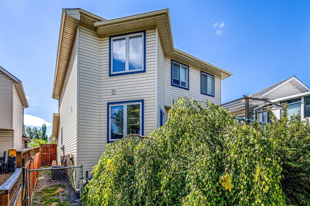 136 Douglas Glen Heath Se, Calgary, AB - Outdoor