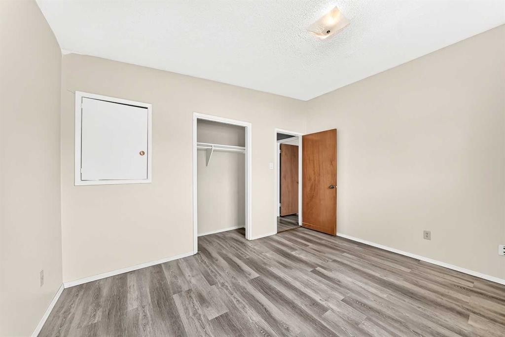 6329 Centre Street Nw, Calgary, AB - Indoor Photo Showing Other Room