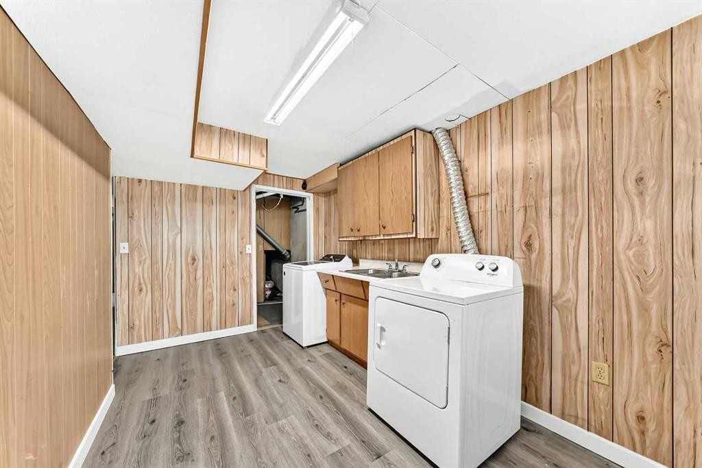 6329 Centre Street Nw, Calgary, AB - Indoor Photo Showing Laundry Room