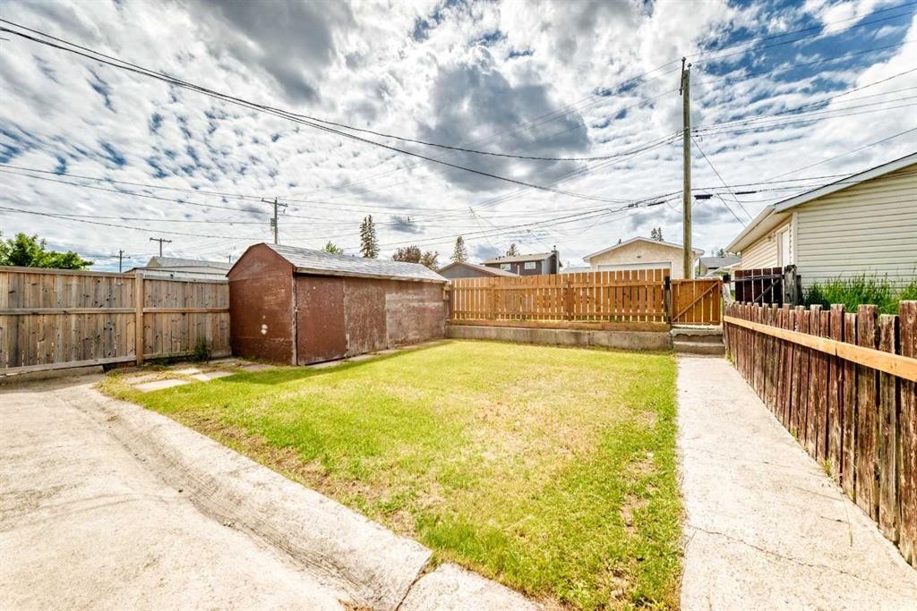 6329 Centre Street Nw, Calgary, AB - Outdoor