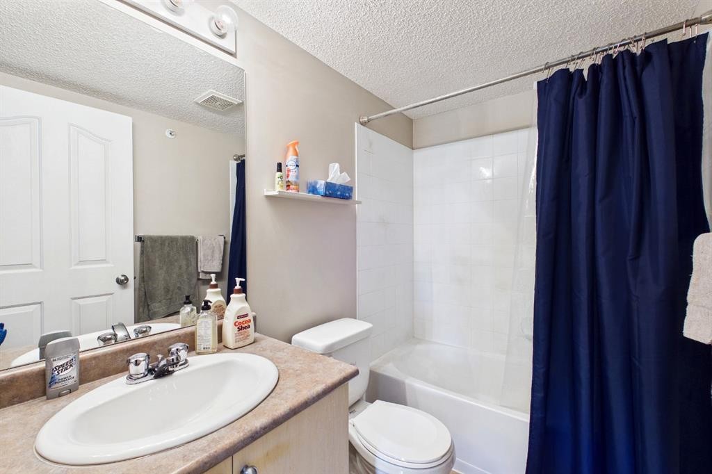 2305-2371 Eversyde Avenue Sw, Calgary, AB - Indoor Photo Showing Bathroom