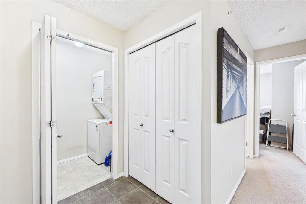 2305-2371 Eversyde Avenue Sw, Calgary, AB - Indoor