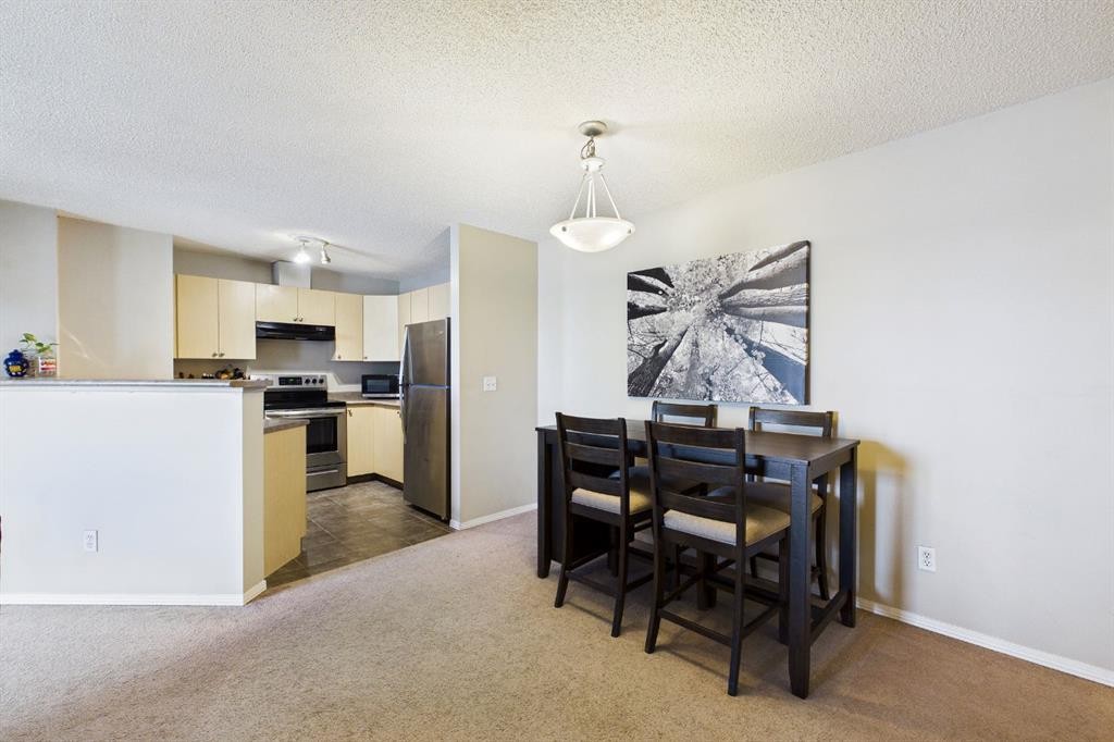 2305-2371 Eversyde Avenue Sw, Calgary, AB - Indoor Photo Showing Kitchen