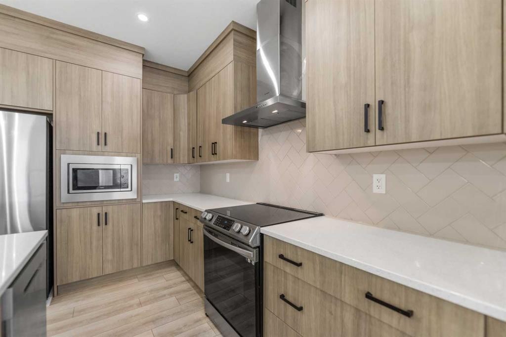 150 Ambleton Drive Nw, Calgary, AB - Indoor Photo Showing Kitchen