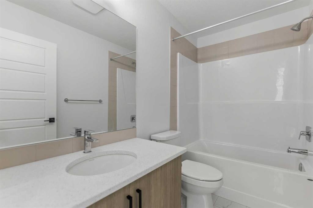 150 Ambleton Drive Nw, Calgary, AB - Indoor Photo Showing Bathroom