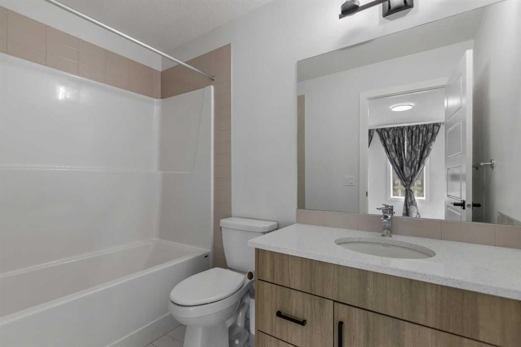 150 Ambleton Drive Nw, Calgary, AB - Indoor Photo Showing Bathroom