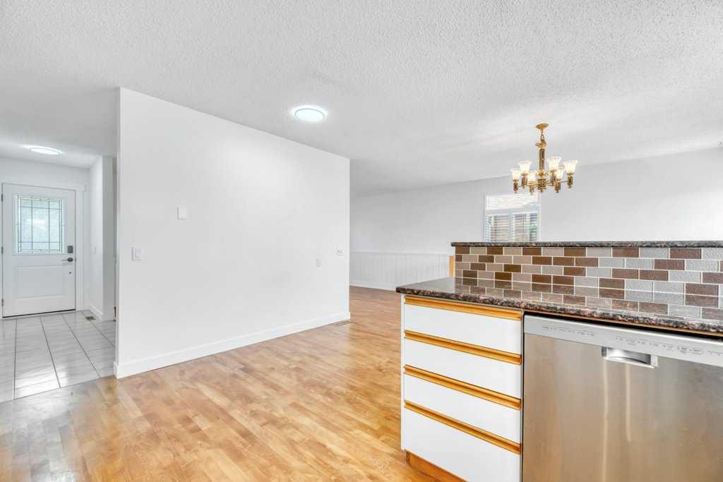 23 Penworth Crescent Se, Calgary, AB