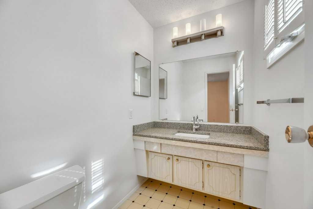 23 Penworth Crescent Se, Calgary, AB
