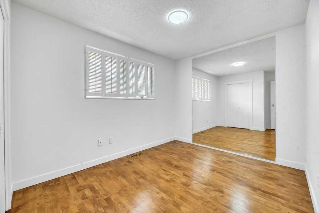 23 Penworth Crescent Se, Calgary, AB