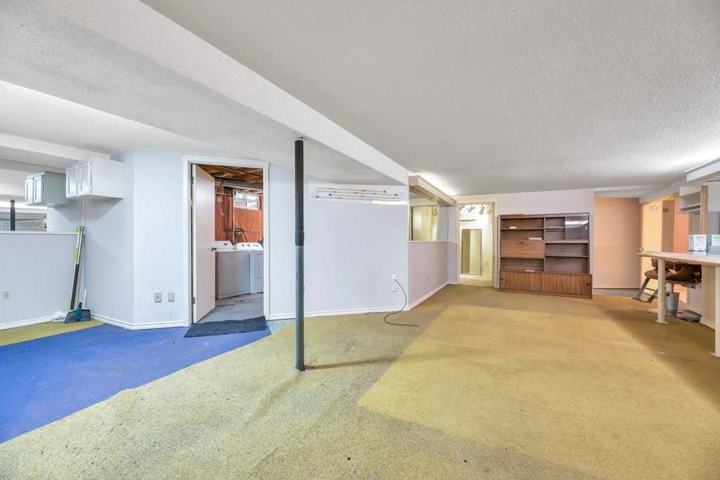 23 Penworth Crescent Se, Calgary, AB