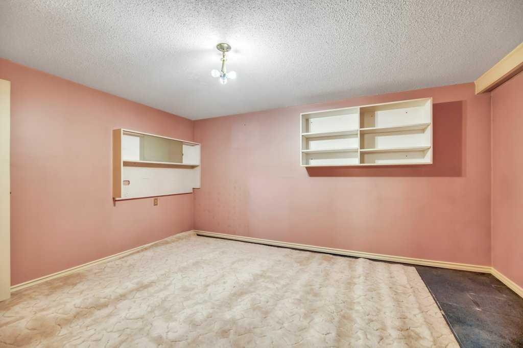 23 Penworth Crescent Se, Calgary, AB