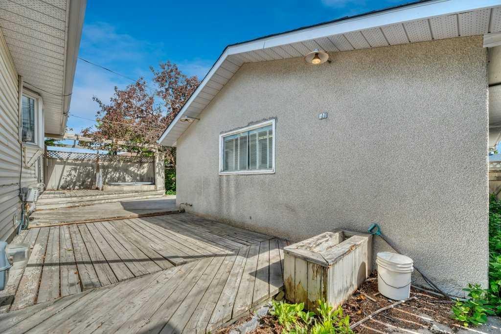 23 Penworth Crescent Se, Calgary, AB