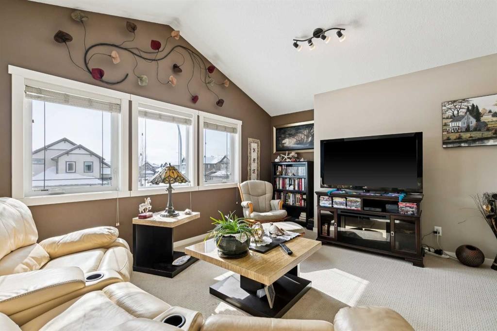 23 Kingston View Se, Airdrie, AB