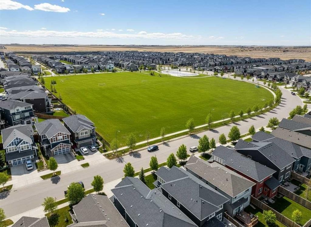 23 Kingston View Se, Airdrie, AB