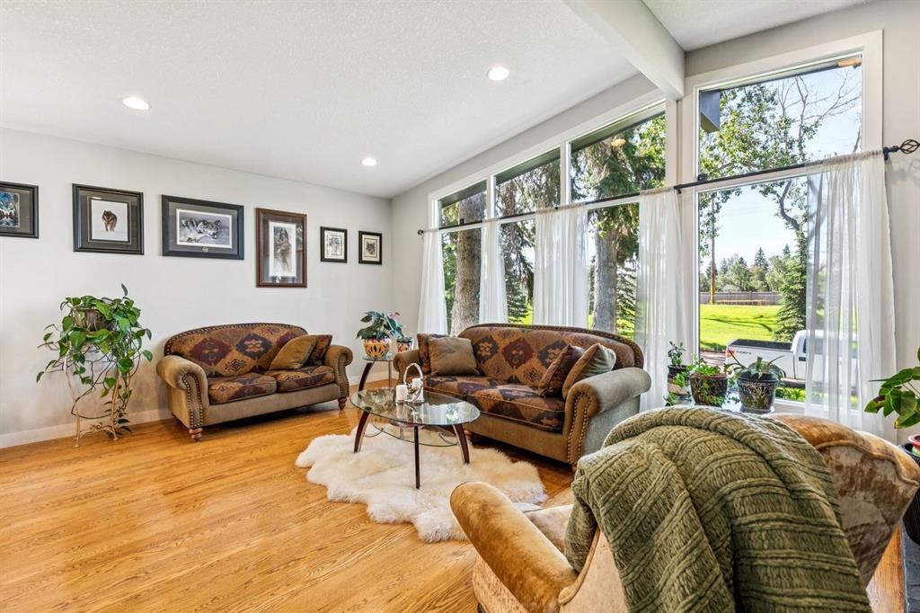 724 Willacy Drive Se, Calgary, AB