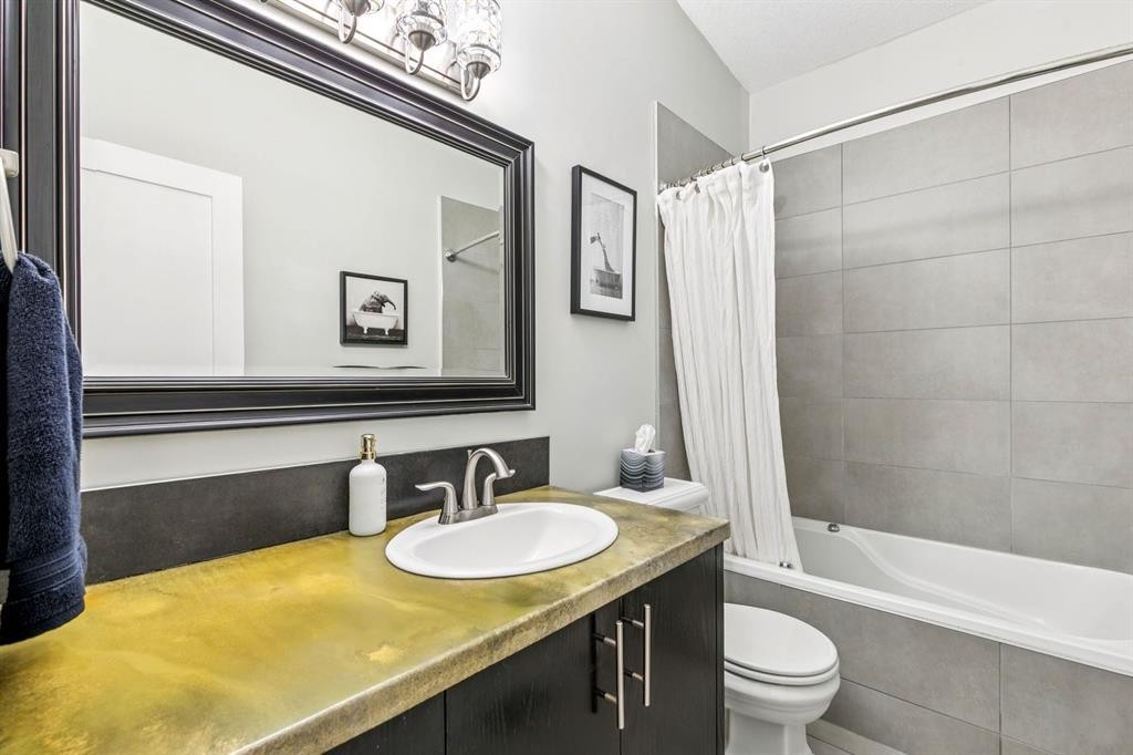 724 Willacy Drive Se, Calgary, AB