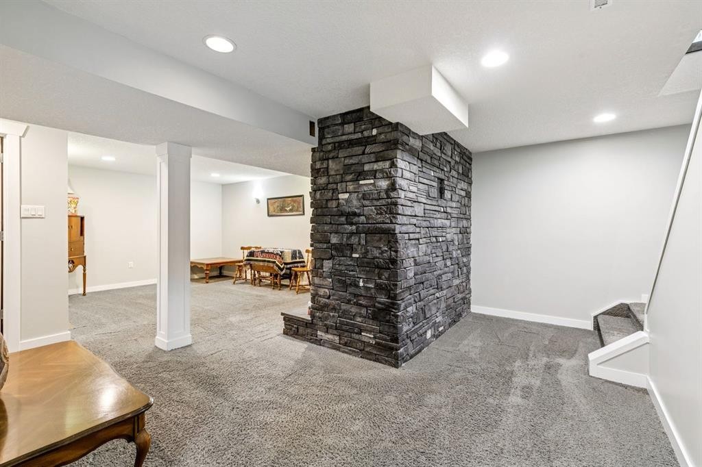 724 Willacy Drive Se, Calgary, AB