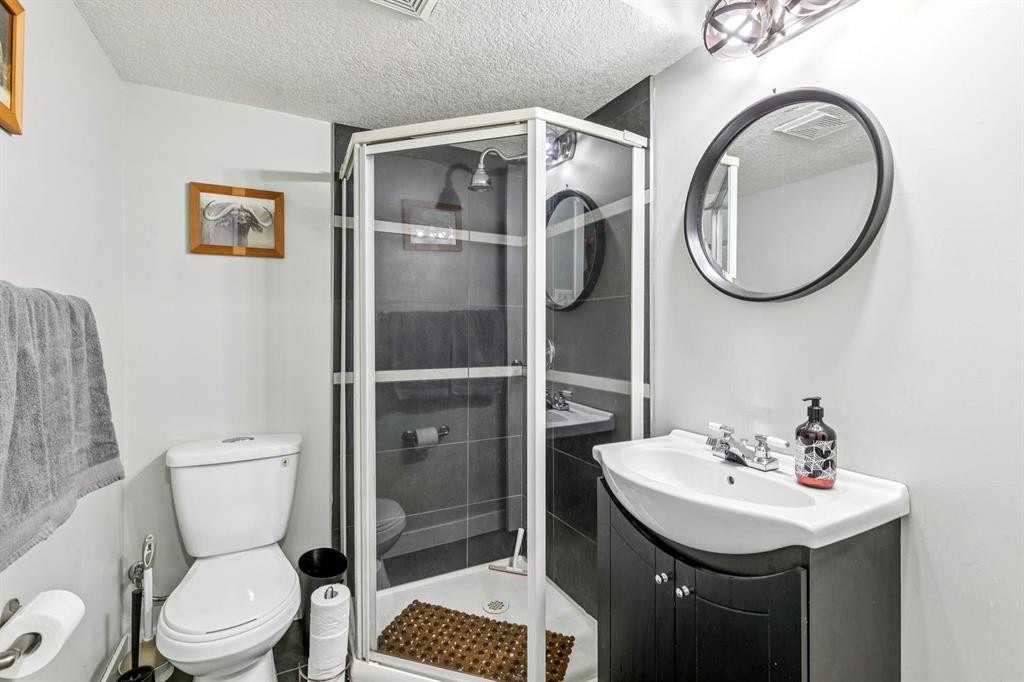 724 Willacy Drive Se, Calgary, AB
