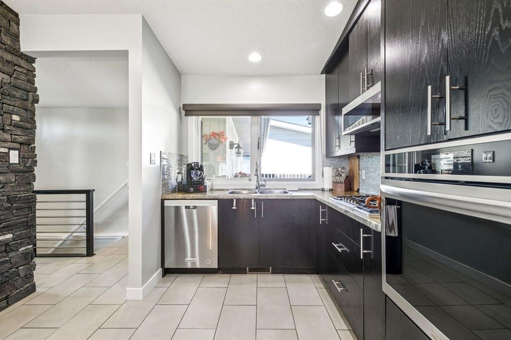 724 Willacy Drive Se, Calgary, AB