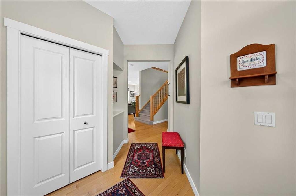 60 Sherwood Crescent Nw, Calgary, AB