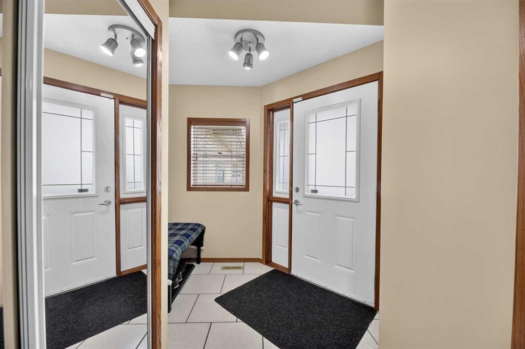 10 Vantage Crescent, Olds, AB