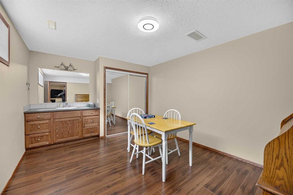 10 Vantage Crescent, Olds, AB