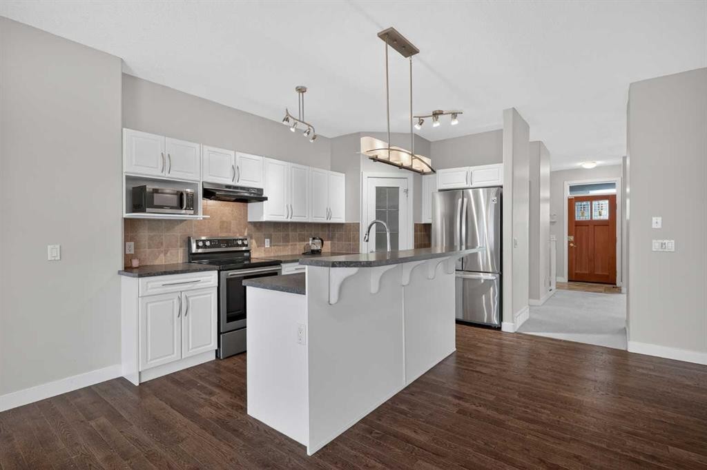 103 Bridle Estates Mews Sw, Calgary, AB