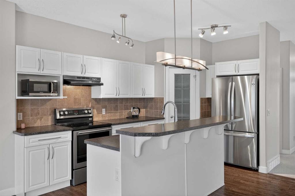 103 Bridle Estates Mews Sw, Calgary, AB