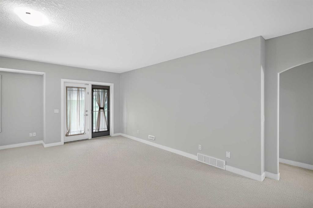 103 Bridle Estates Mews Sw, Calgary, AB